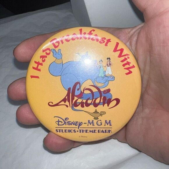 Disney “I had Breakfast with Aladdin” Circle Pin. - Picture 3 of 5